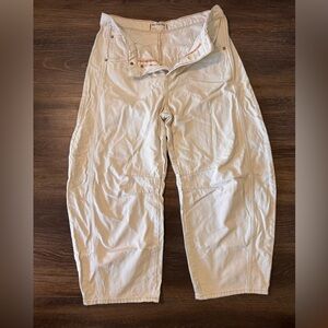 We The Free Women’s Light Cream Barrel Jeans